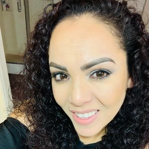 Meet your Posher, Veronica